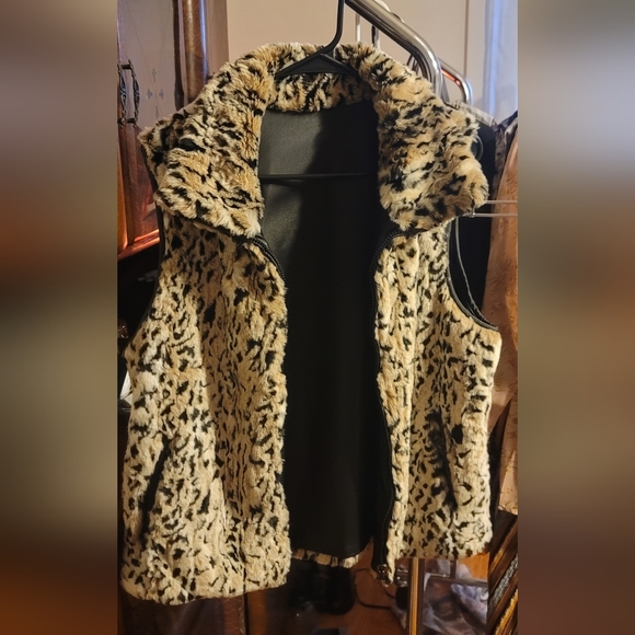 Fuzzy Leopard Turn-Down Collar Coat